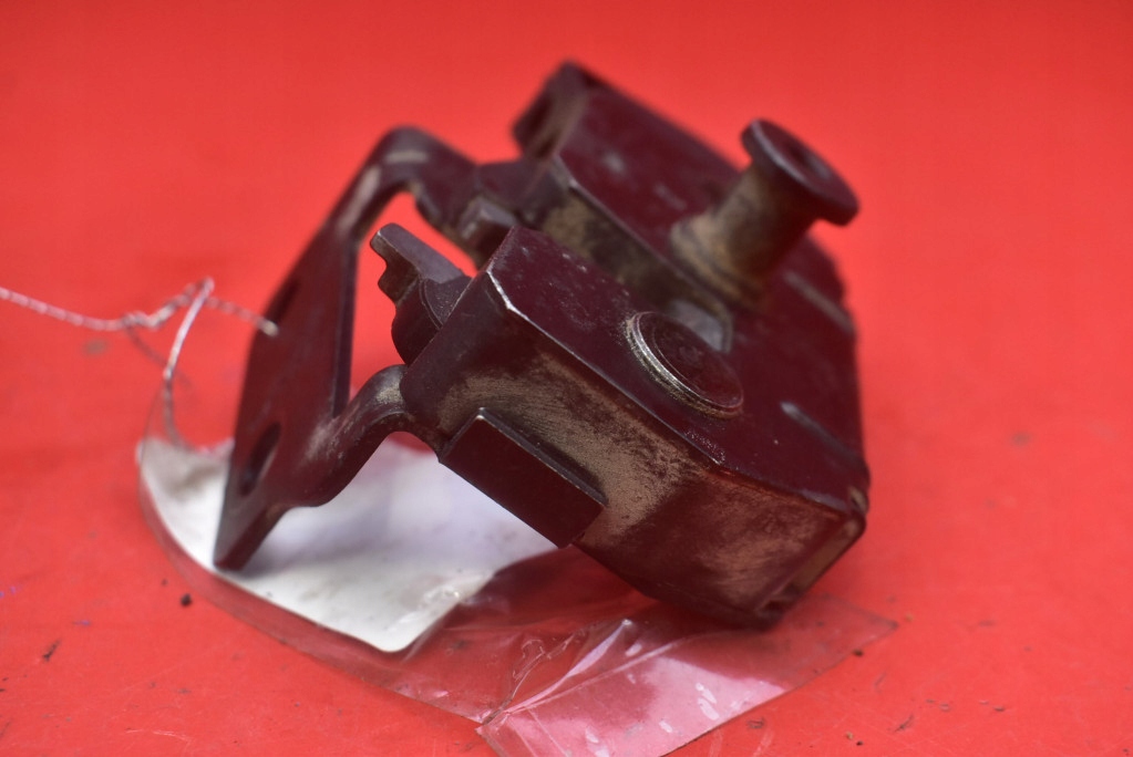 фото №6, Замок засов борта правый 30649107 volvo xc90 1 i 02-06