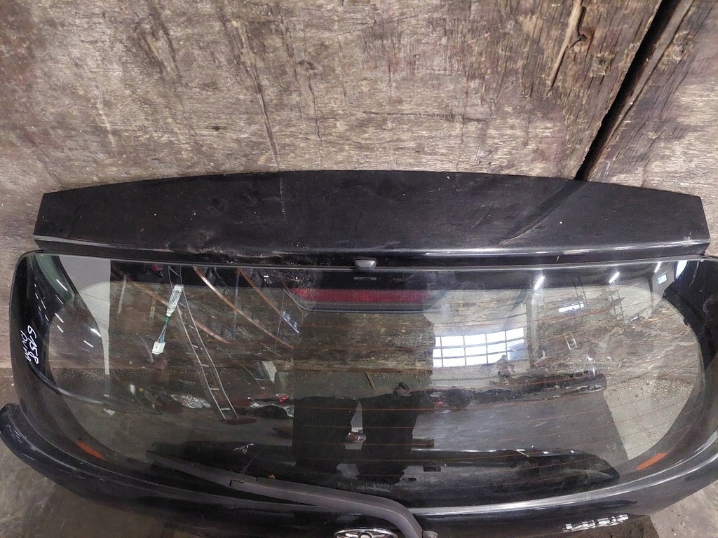 фото №11, Kompletny задняя toyota yaris i lift 209 крышка багажника бампер лампы