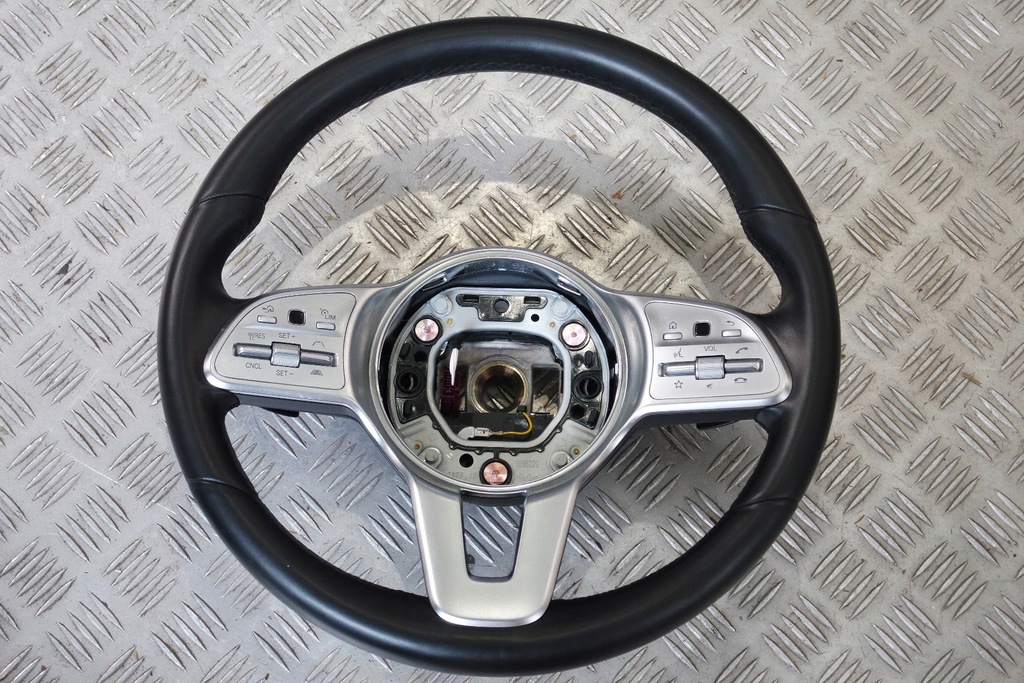 фото №1, Воздуховод кожа mercedes g w463/4 r260