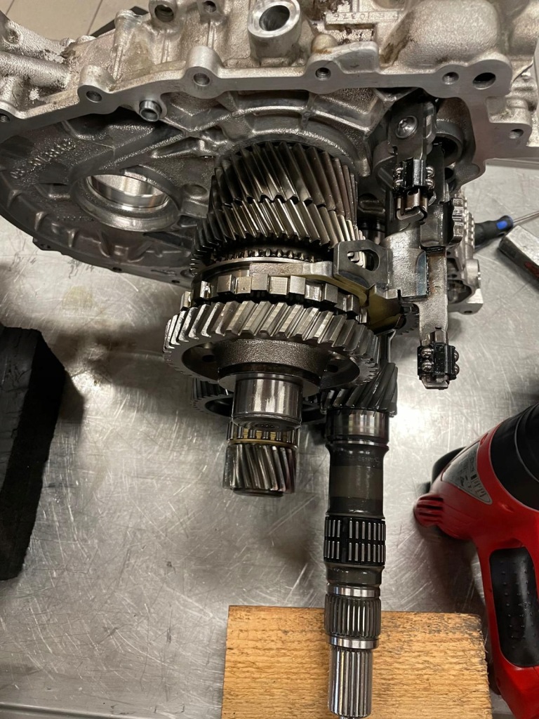 Ptu power take off unit передня коробка передач передач ferrari ff gtc4 lusso Зі Шроту