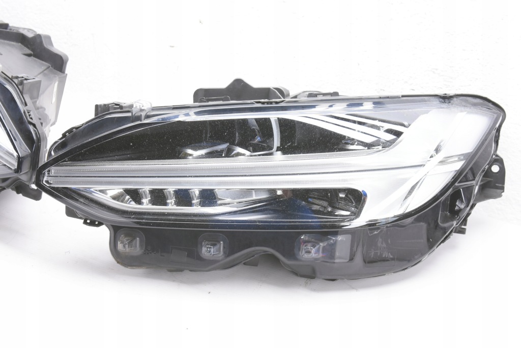 фото №4, Volvo v90 ii лампа левая правая перед full led mid rhd uk.