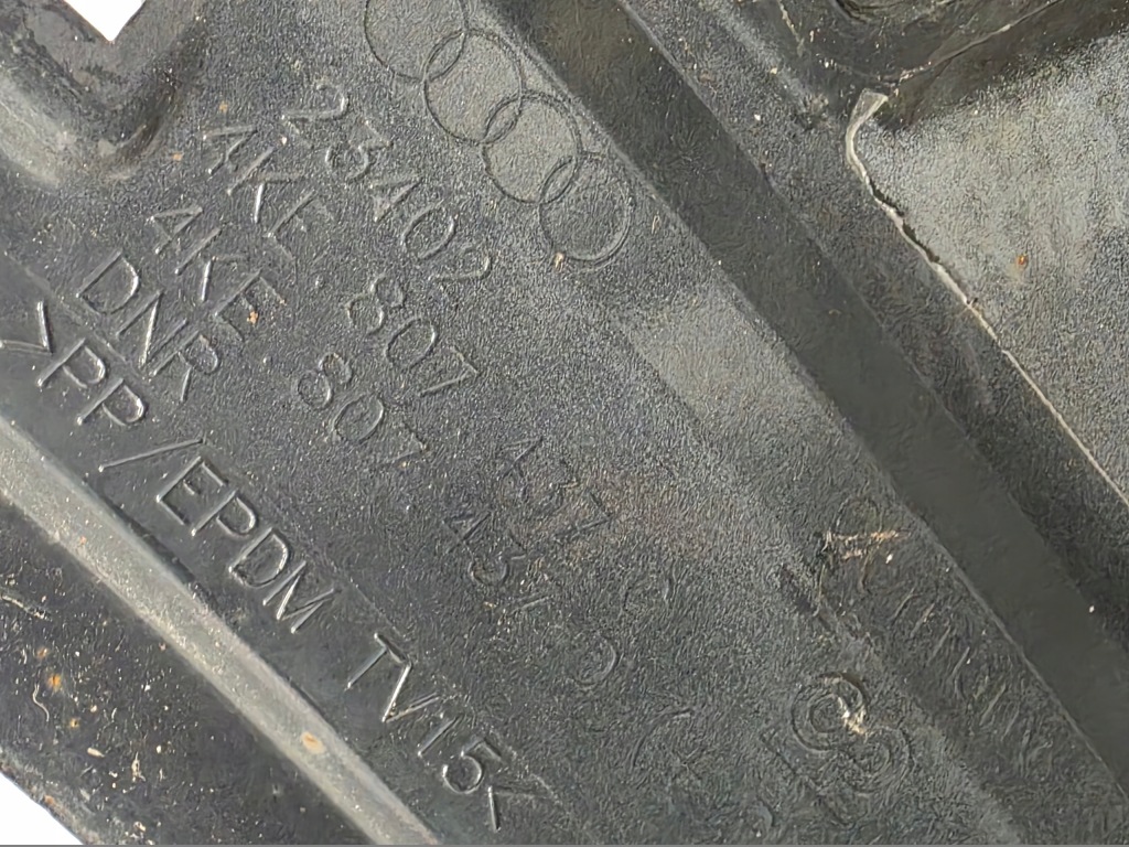 Бампер перед audi e-tron 4ke s-line 4ke807437c 4ke807733a 4ke80761 Оригинал