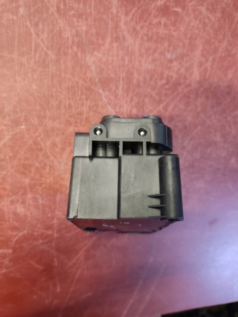 фото №5, Клапан розподільник підвіска audi a6 s6 4h0616013