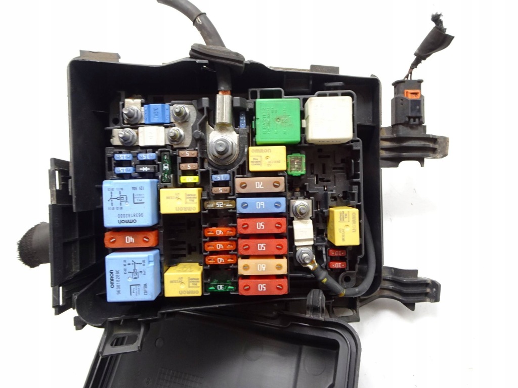 Коробка предохранителей bcm citroen c4 picasso 2 peugeot 1.6 e-hdi в Украине