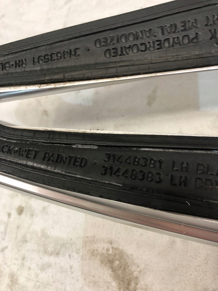 фото №12, Volvo xc40 рейлинг крышный правый левый рейлинги комплект 18- хром