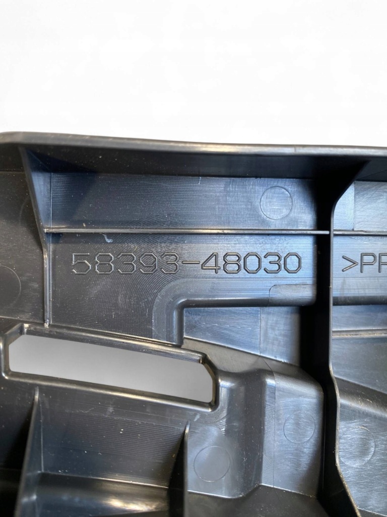 Купити Lexus rx v інше елементи оздоблення багажника