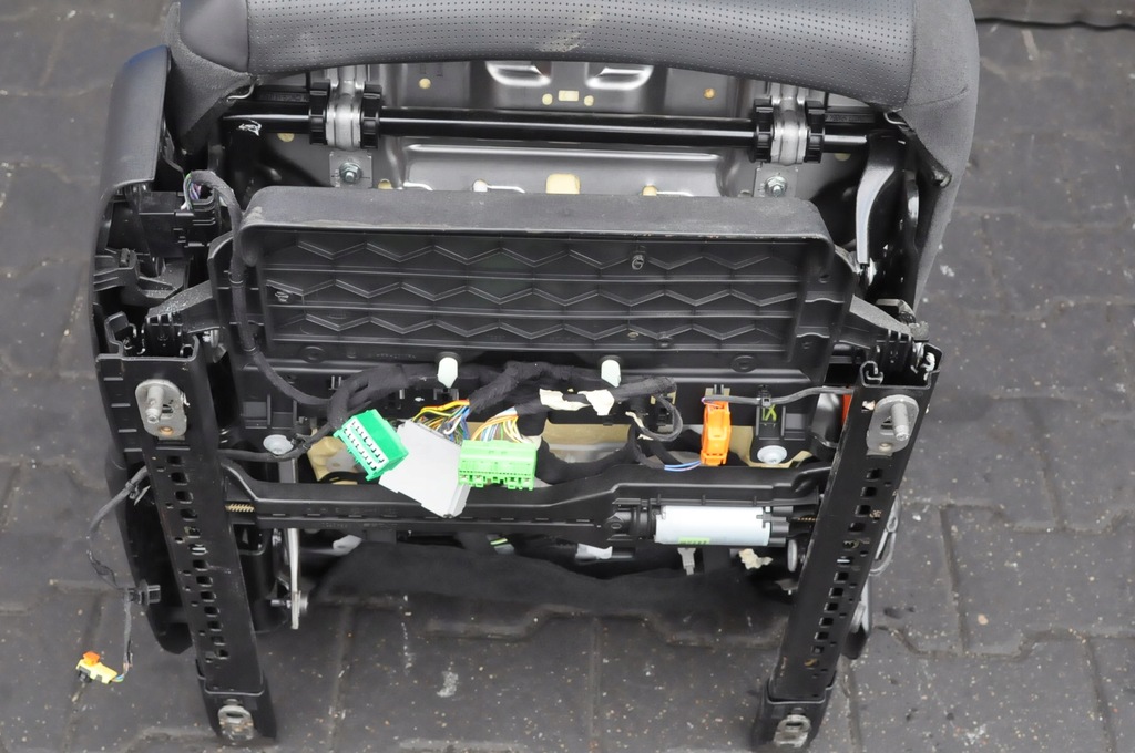 фото №8, Land rover discovery l550 lift сиденья заднее сиденье обшивки кожа туннель anglik