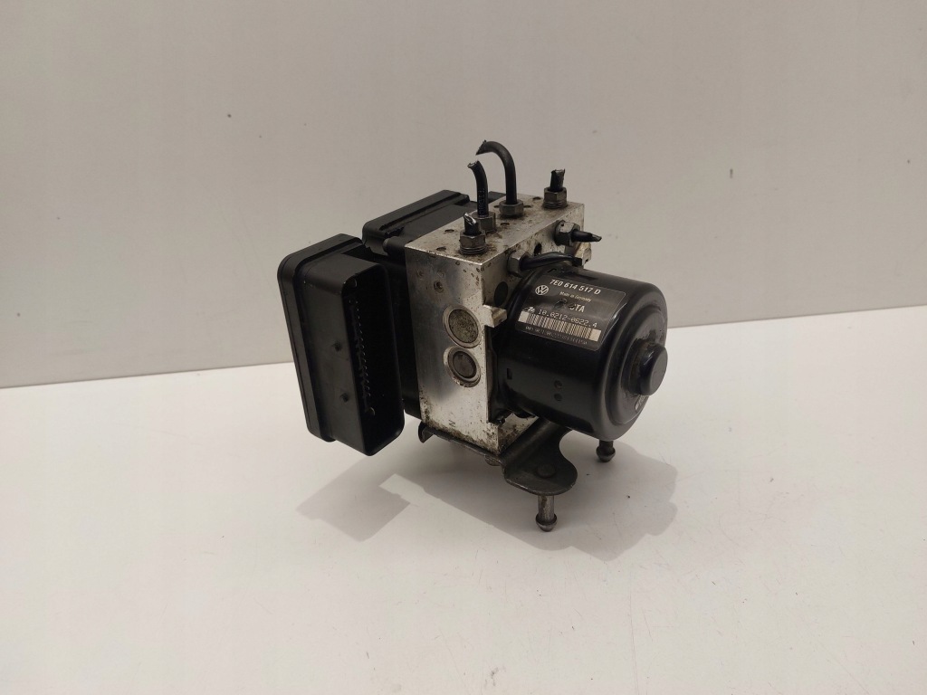 Купити Volkswagen transporter - caravelle t5 2012 насос abs