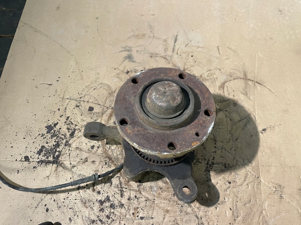 фото №1, Поворотний кулак ступиця права правий перед mercedes sprinter 901 903