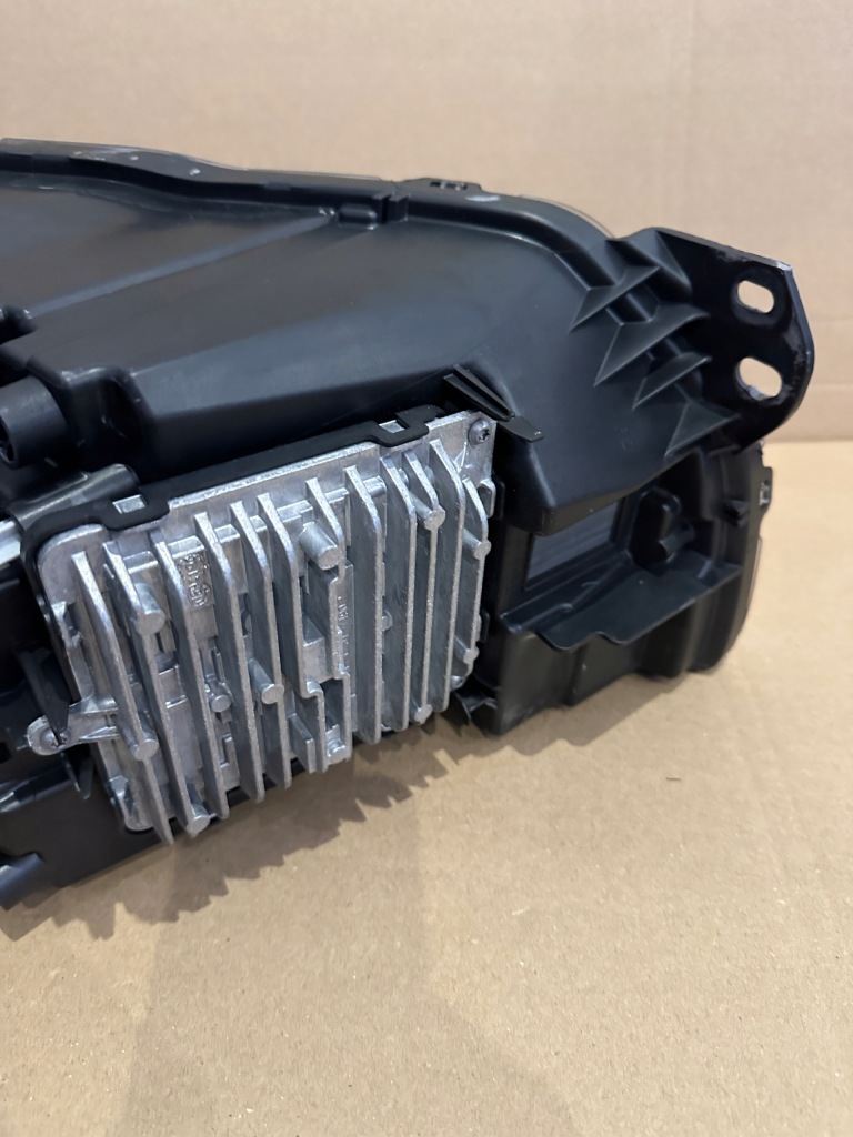 фото №5, Volvo xc40 лампа mid led правая комплектная usa 32291214