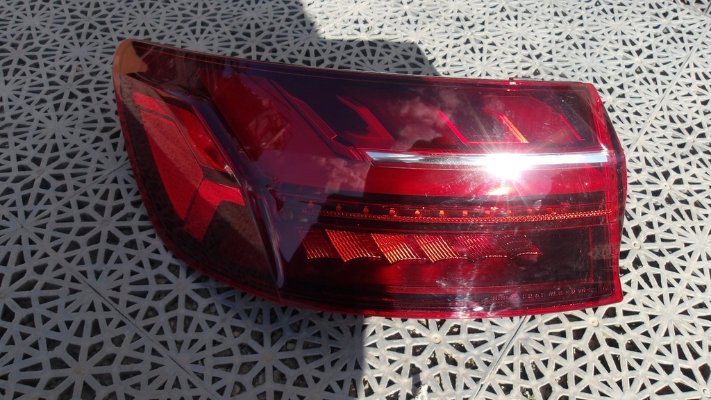 фото №1, Лампа левая задняя audi a4 b9 sedan