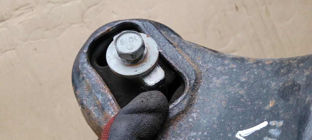 фото №11, Jeep wrangler jk подушка двигателя левая 3.6 l 1302191ac