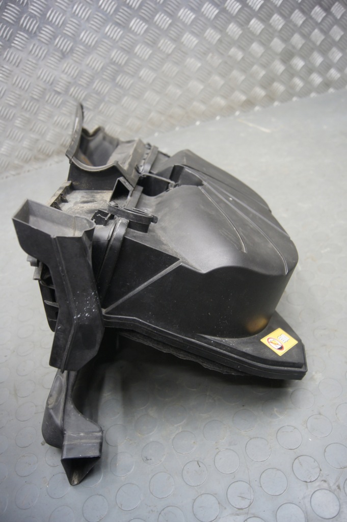 фото №8, Воздухозаборник воздуха 2.2 cdi w 204 lift