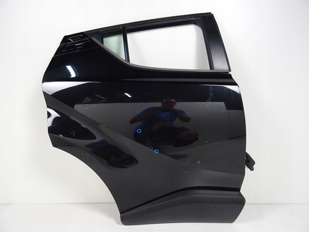 фото №1, Toyota c-hr chr lift дверь правое задняя 2020r