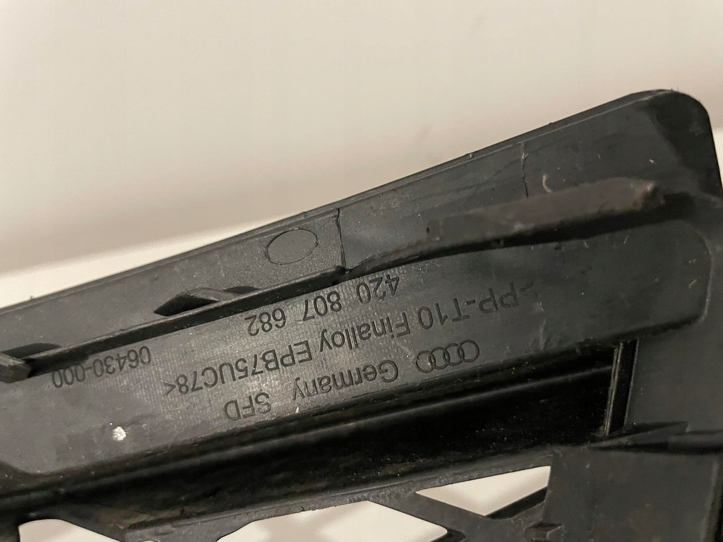 фото №5, Решётка бампера передняя правая audi r8 420807682