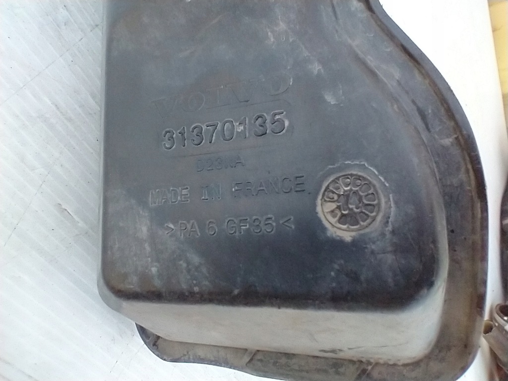 фото №15, Volvo v40 2 ii 2.0d шланг повітря труба повітрозабірник резонатор 31370135