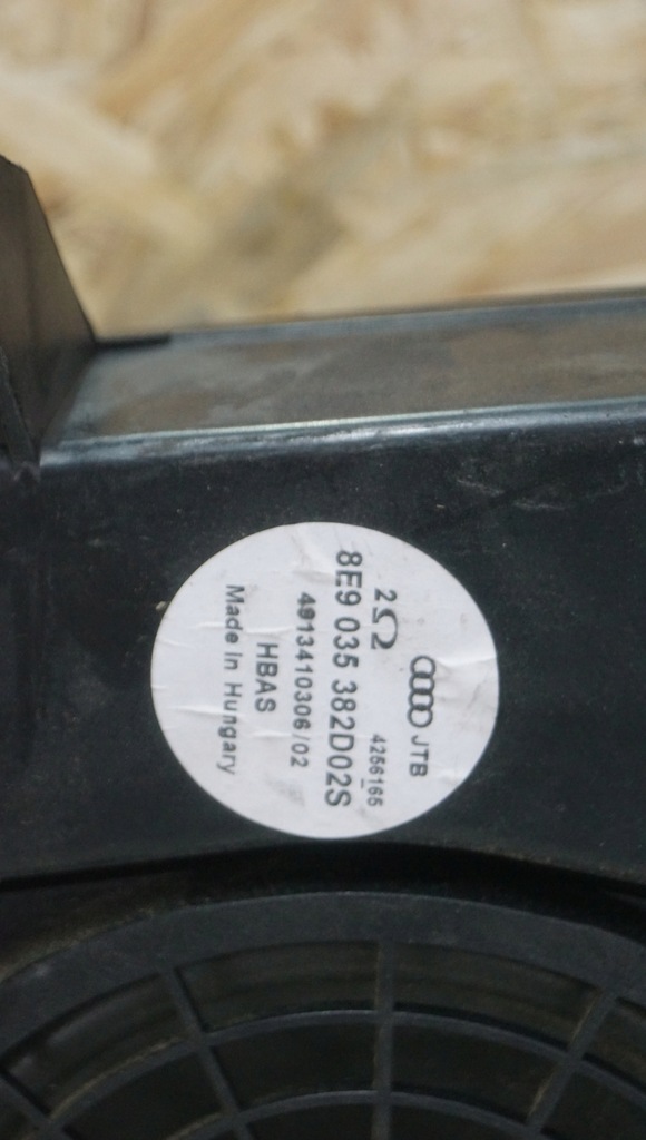 фото №5, Динамік сабвуфер audi a4 b7 8e9035382d