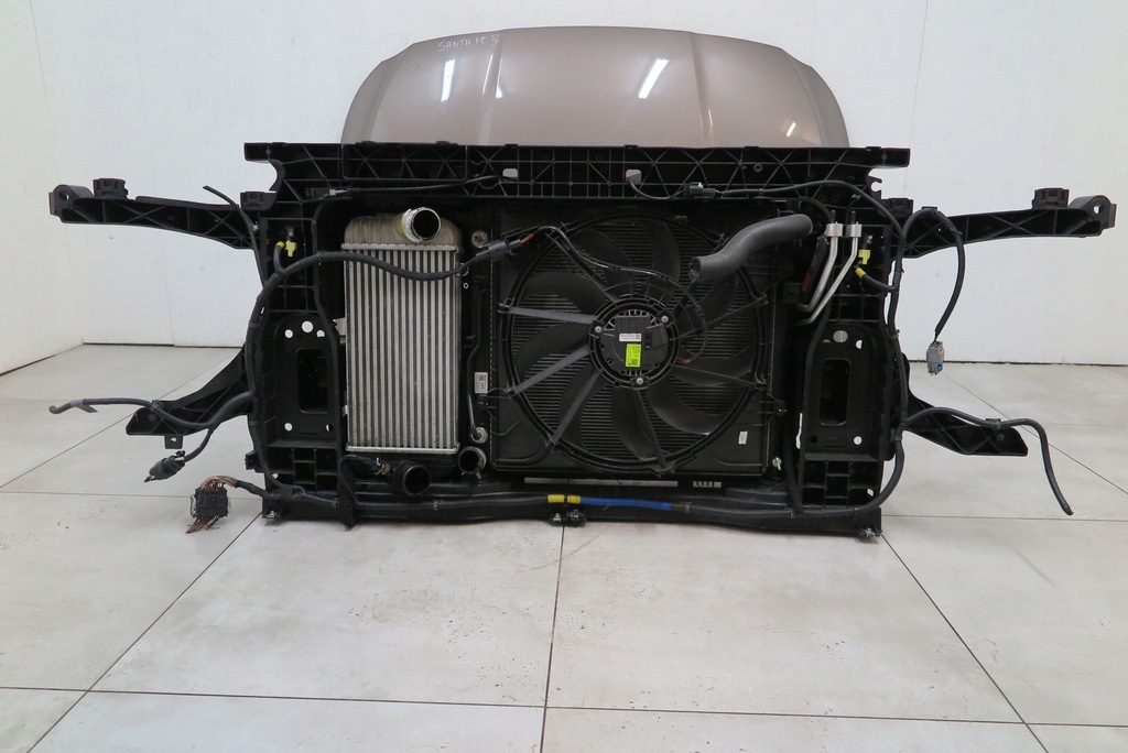 фото №12, Hyundai santa fe iv перед капот бампер лампы крыло радиатор