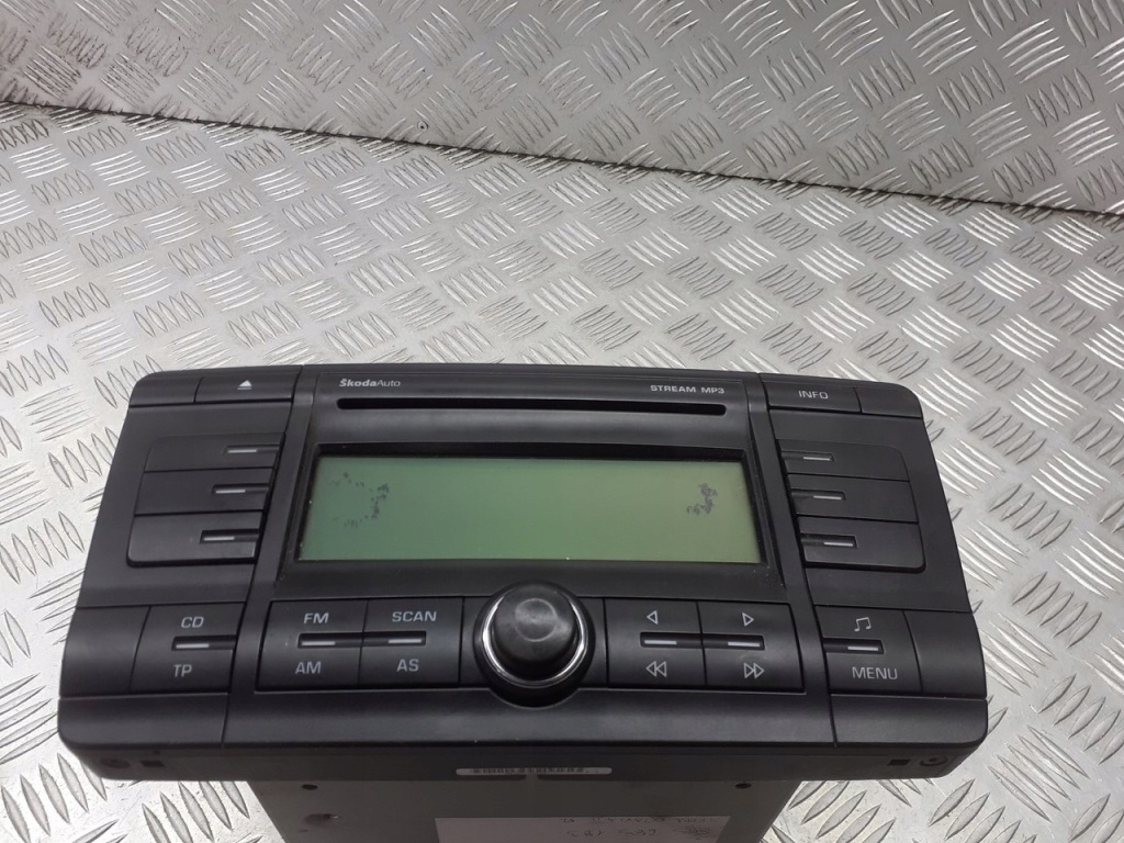 фото №1, Радио заводской cd skoda octavia ii 1.9 tdi 1z0035161c