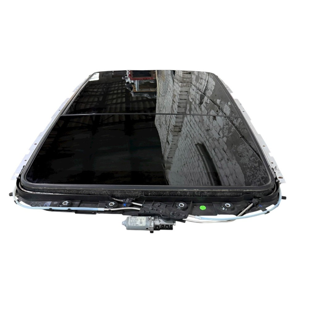 Люк комплектний  opel insignia a 541734139 Недорого