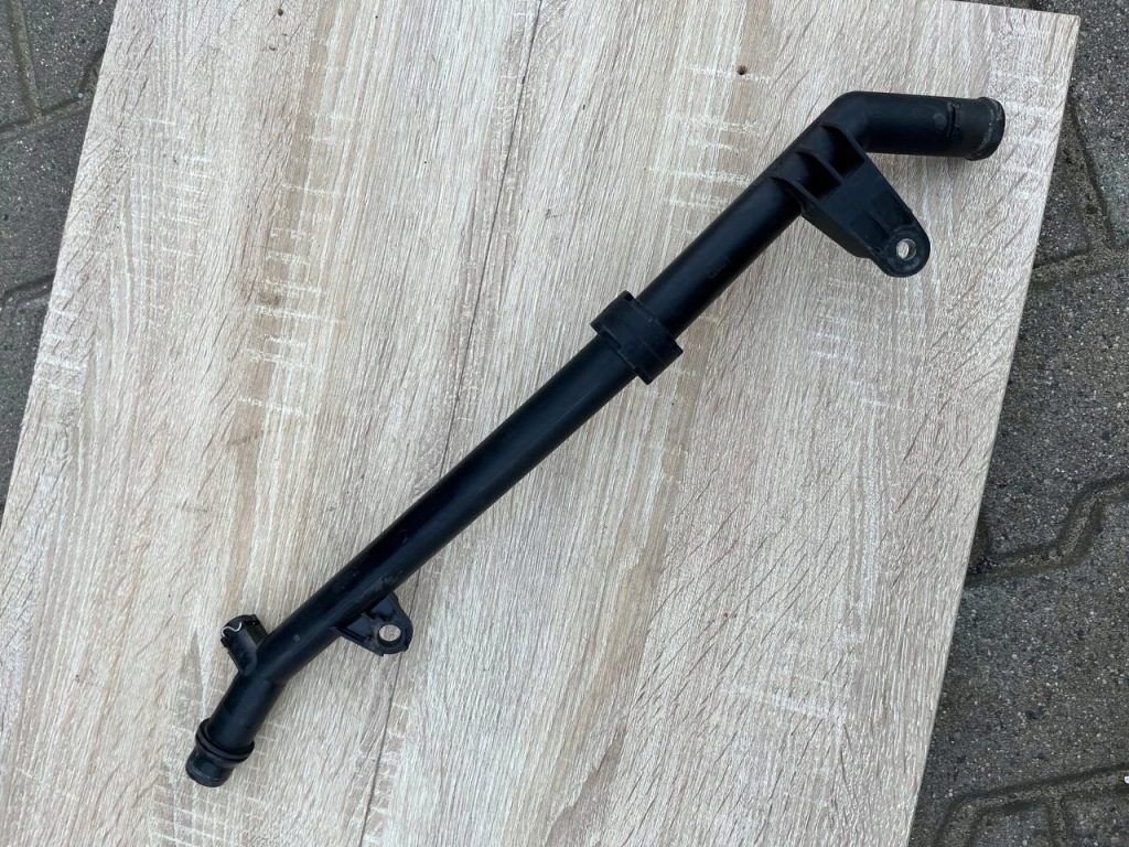 Купить Труба трубка воды mercedes w204 1.8 cgi a2712002452