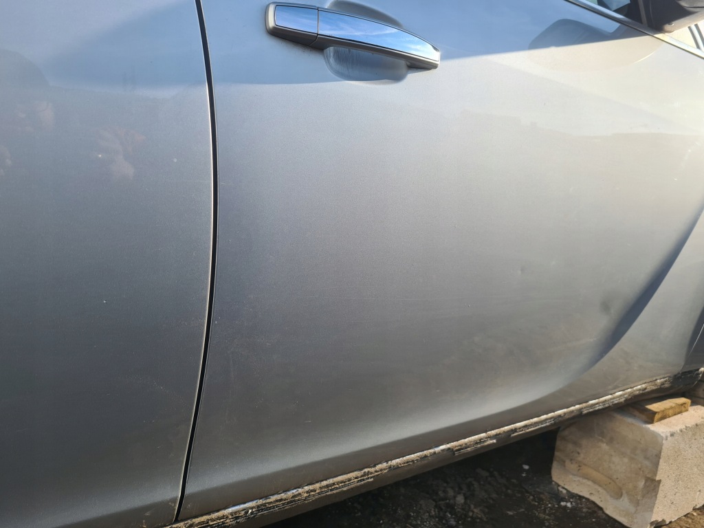 Комплектна  двері перед передні праве opel insignia a z176 в Україні