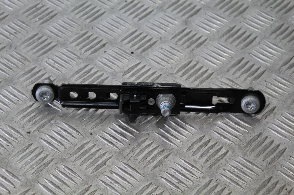 фото №1, Регулювання ременів безпеки stelvio 68102586ab