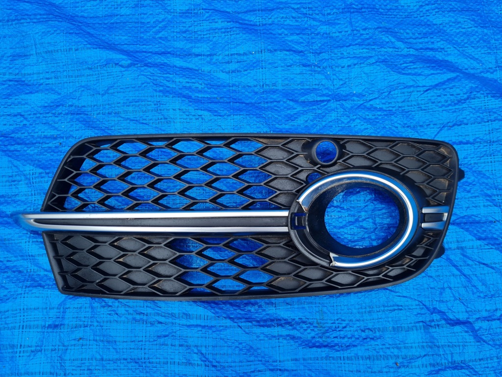 Купить Audi q5 s-line решётка правый  8r0807682n