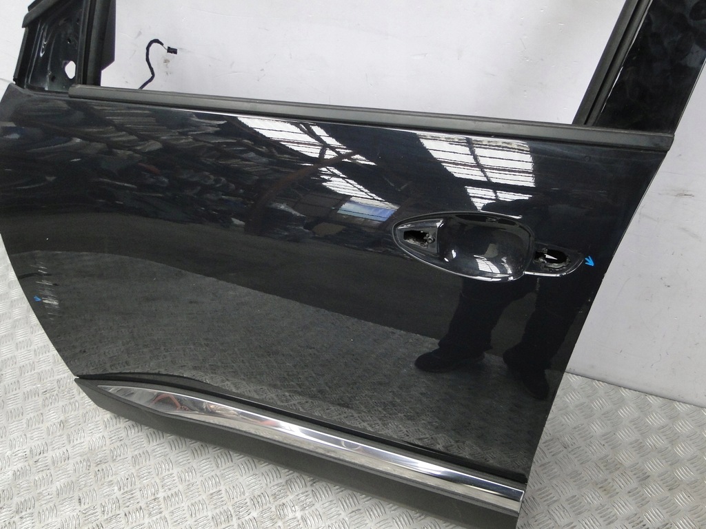 фото №12, Дверь перед peugeot 3008 ii 2020 серые