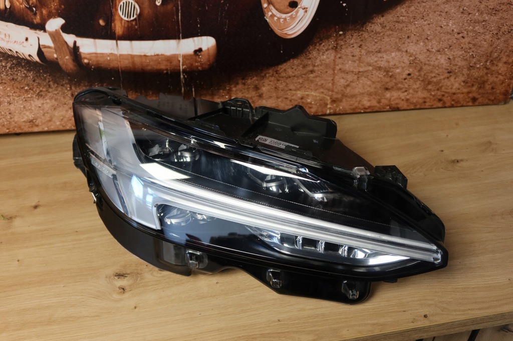 фото №1, Volvo v90 s90 mid led full led права 31655151 права лампа лампи