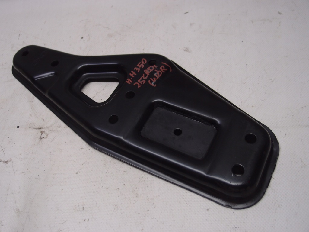 фото №1, Кронштейн кронштейн двигателя hyundai h350 2.5 crdi