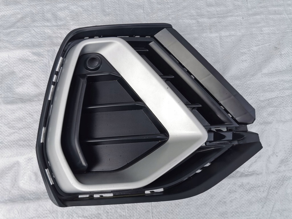 Audi q3 2 83a s-line правий решітка бампера перед 83a807682d Київ