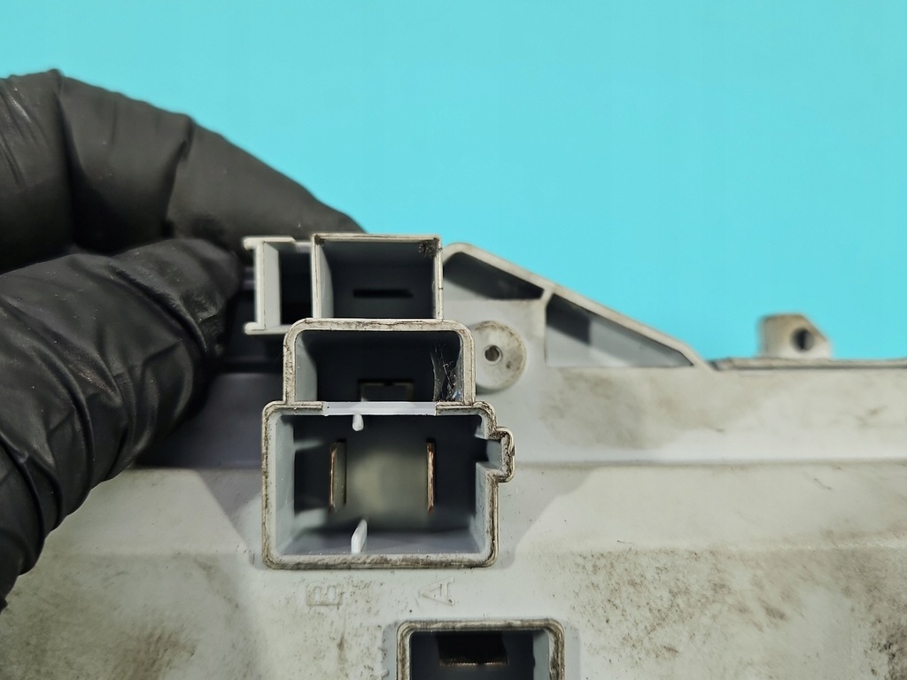 фото №8, Коробка предохранителей fiat linea 51799847