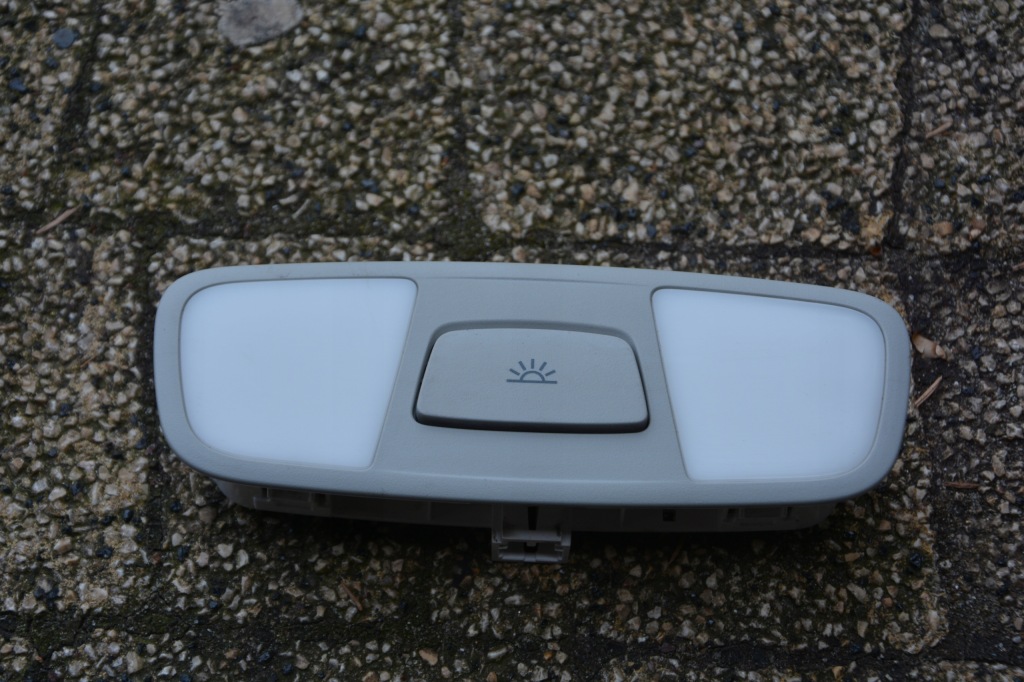 фото №1, Лампа стельовий audi a3 8v0947111