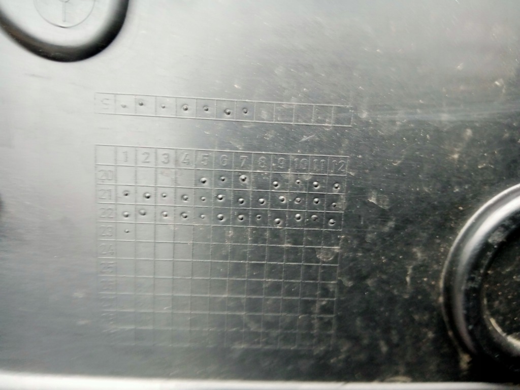 Porsche macan lift накладка спойлер бампера задняя 2021r в Украине