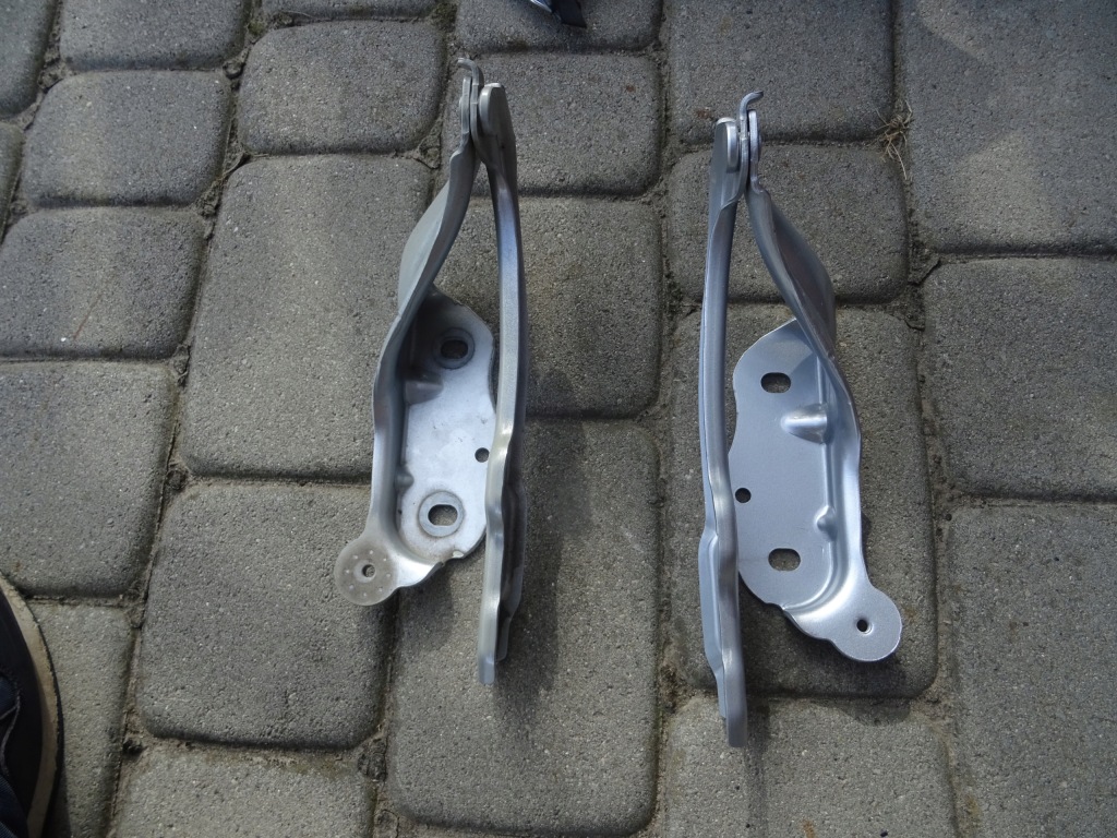 фото №1, Skoda octavia iii кронштейн петля капот l+p la7w