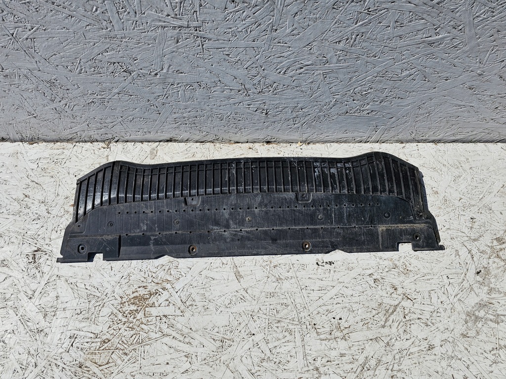 фото №1, A5 8t lift пол защита бампера 8t0807611