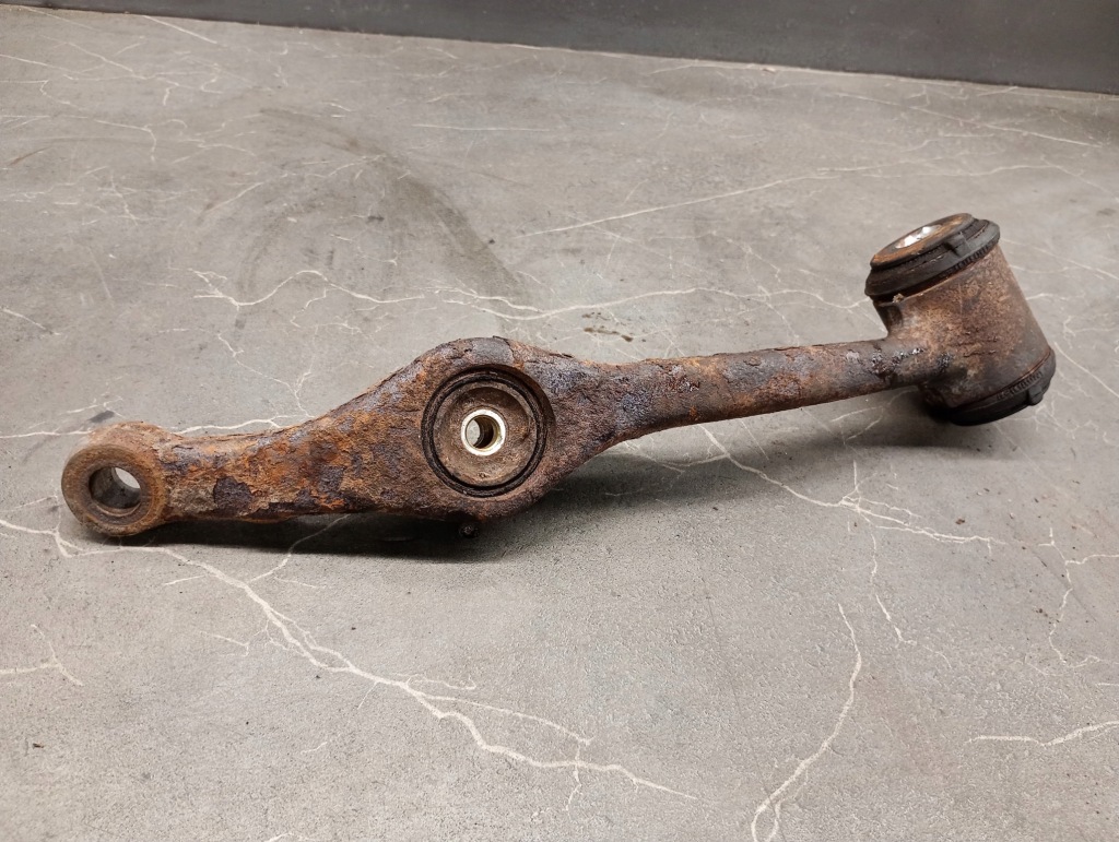 Купить Рычаг левый перед mercedes w123 2,5b