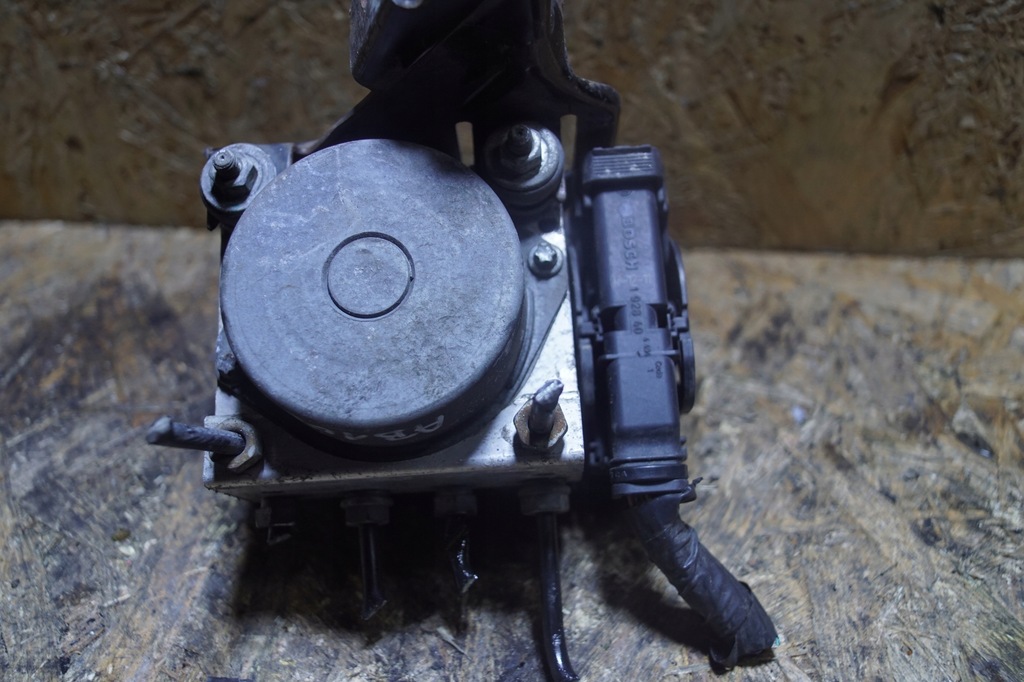 фото №5, Nissan note e11 блок керування насос abs 47660 9u100