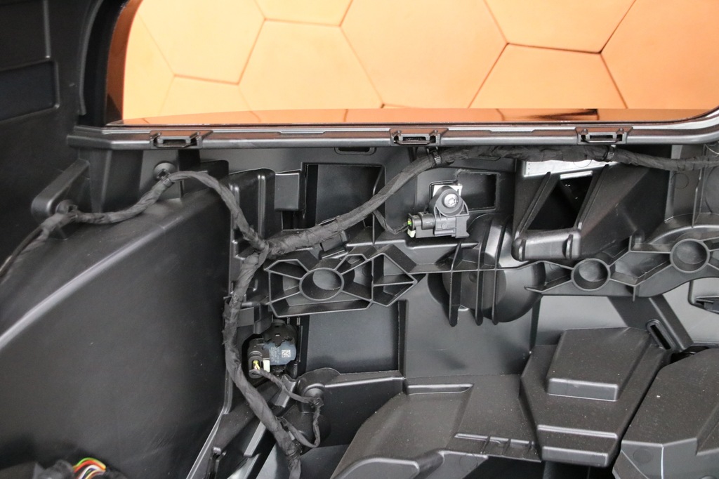 фото №9, Bmw 7 g70 i7 m-pakiet kompletny бампер перед передний 475 black sapphire