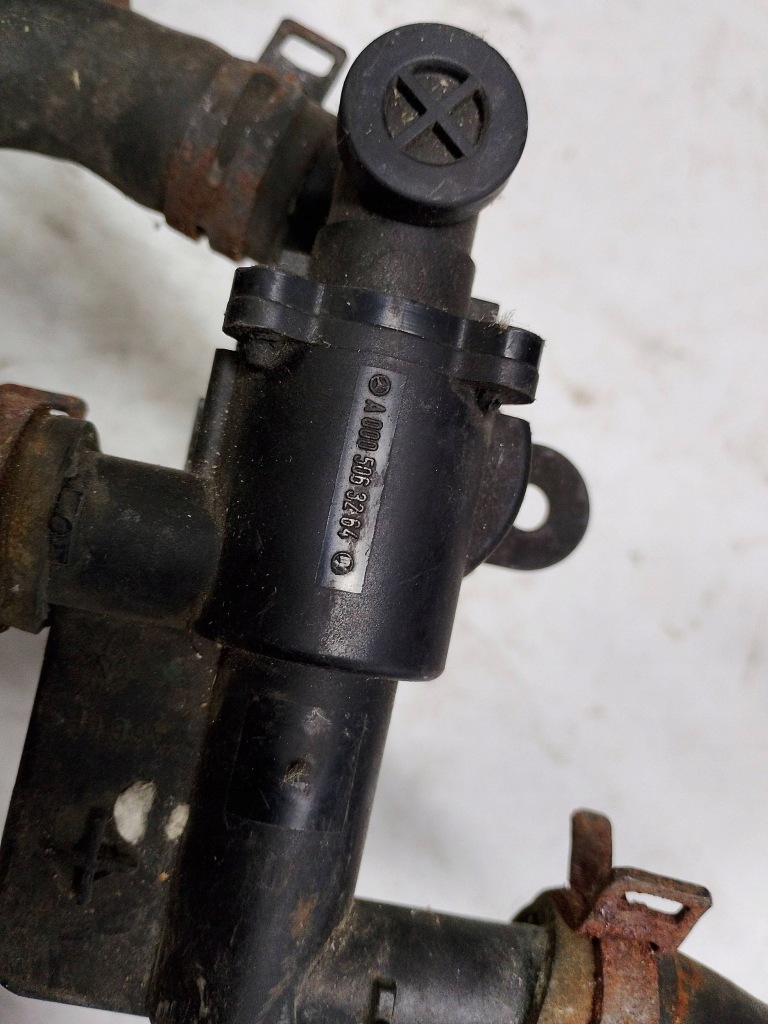 Mercedes ml w166 шланг клапан радіатора a0005063264 a1665004175 європа Зі Шроту