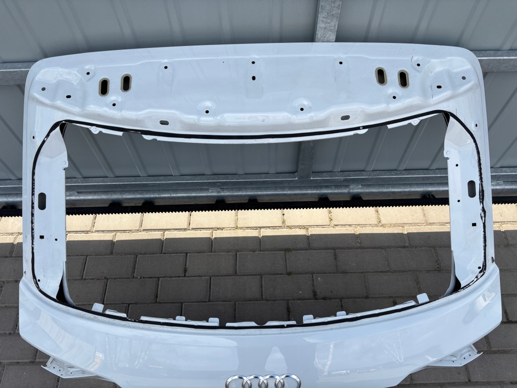 Крышка багажника задний  задняя audi etron 4ke Оригинал