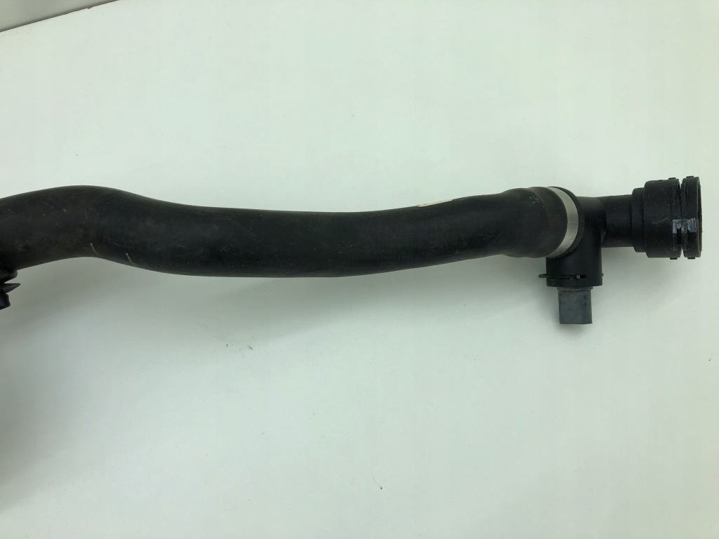 Vw audi a4 труба дроти води радіатора 04e121177 в Україні