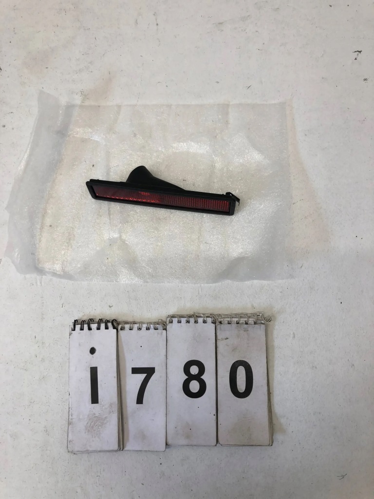 фото №5, Bmw 3 e30 5 e34 лампа бампера заднего отражатель габарит свет габаритный