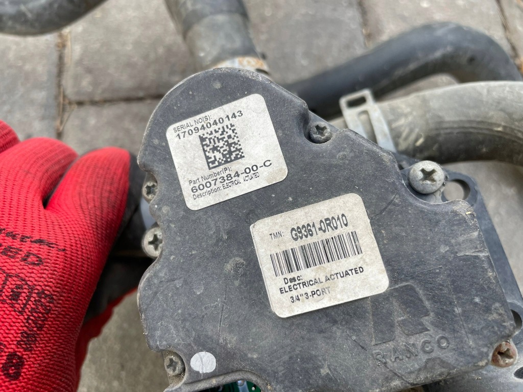 Tesla model s насос води шланги помпа 6007384 6007370 1035348 в Україні