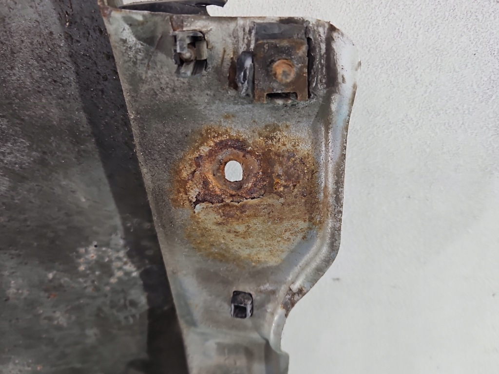 Крыло  перед левое  lexus rx 2 03-08 серебристый 1c0 Киев