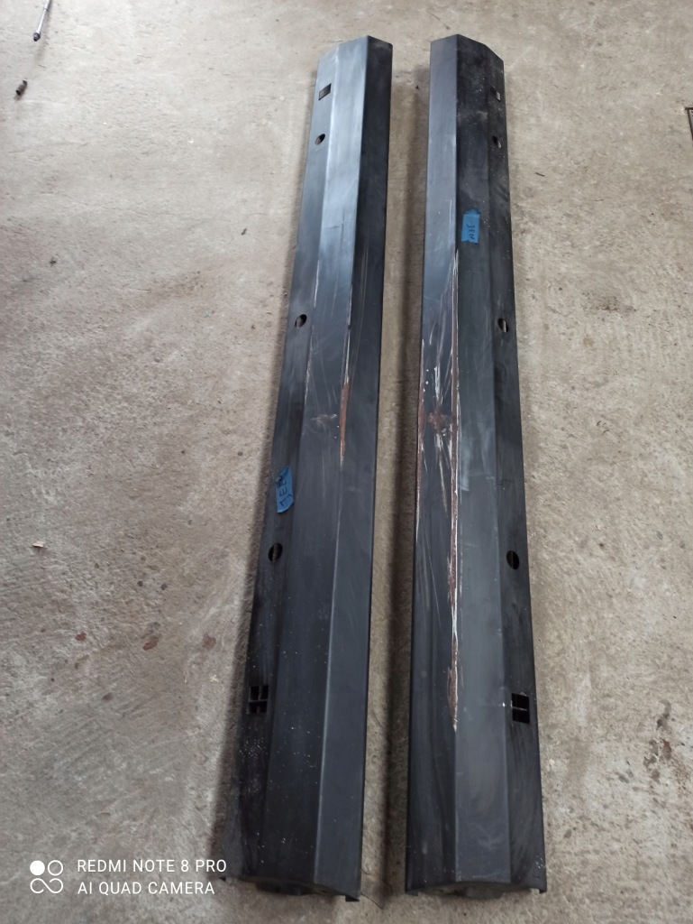 Купить Порог обшивка металлический правый  jeep grand cherokee