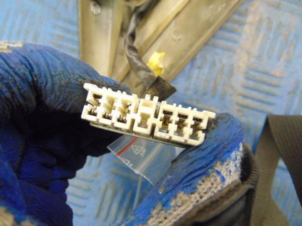 Peugeot 406 дзеркало ліва стан на фото Недорого