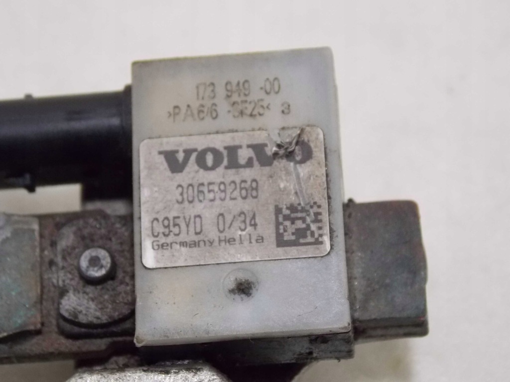 Volvo s60 ii v60 xc60 2.4 d5 08- клема мінусова маса 30659268 в Україні