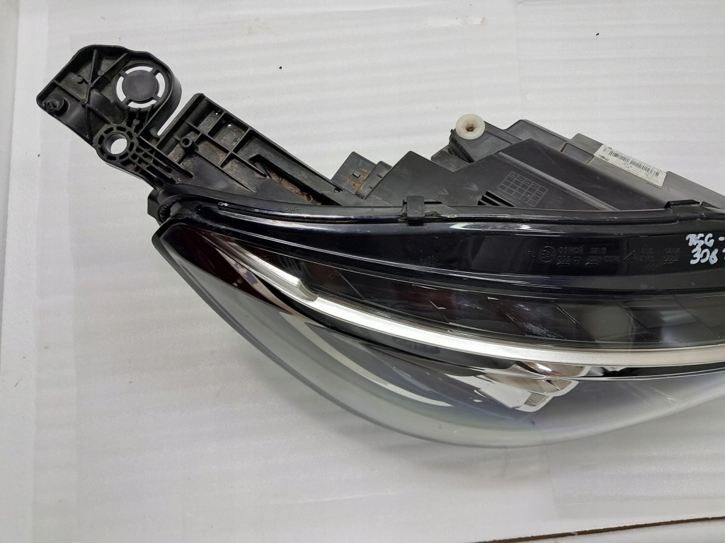 фото №7, Peugeot 308 t9 ii lift led лампа фара правий перед 9816990580